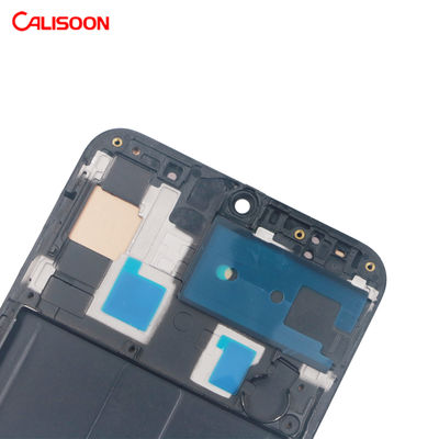 Yüksek çözünürlüklü deneyim için 3 HDMI bağlantısı olan Samsung LCD Ekranı